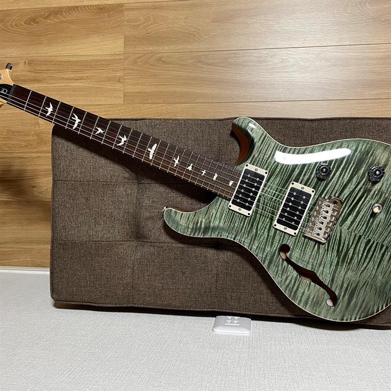 P.R.S. CE24 Semi-Hollow  Trampas Greenの画像